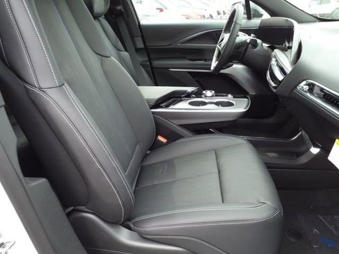 New 2025 Cadillac Lyriq Luxury image 22