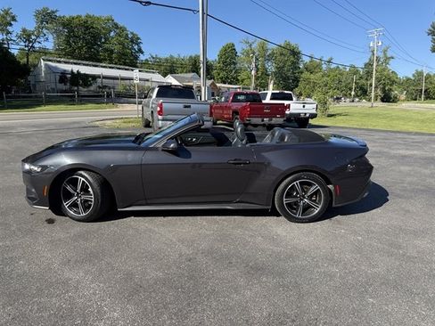 Used 2024 Ford Mustang Premium RWD image 31