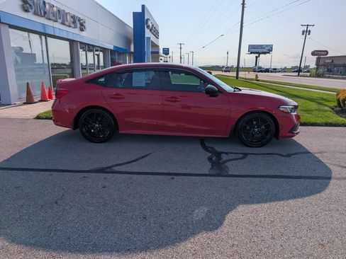 Used 2023 Honda Civic Sport image 2