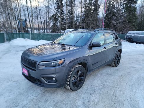 Used 2019 Jeep Cherokee Latitude Plus image 4