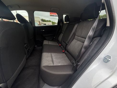 Used 2025 Nissan Rogue SV image 28