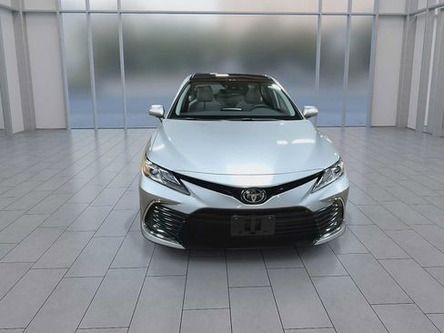 Used 2021 Toyota Camry XLE AWD/4WD image 5