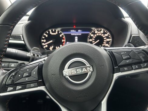 Used 2024 Nissan Altima 2.5 SR w/ SR Premium Package image 14