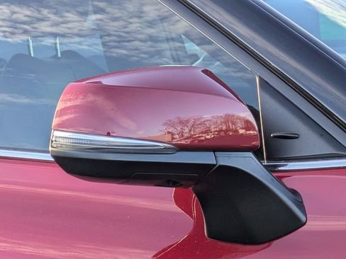 Used 2021 Toyota Highlander Limited image 11