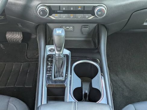 Used 2023 Nissan Altima 2.5 SV FWD image 17