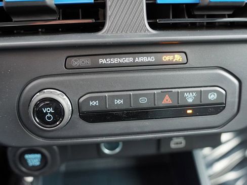 Certified 2025 Ford Maverick XLT w/ Equipment Group 302A image 26