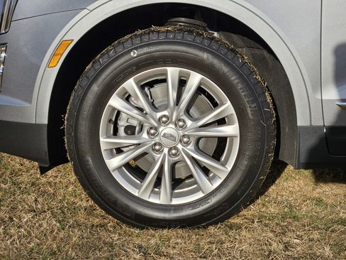 New 2026 Cadillac XT5 Luxury w/ LPO, Floor Liner Package image 7