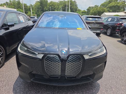 Used 2024 BMW iX xDrive50 w/ Convenience Package AWD/4WD image 2