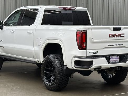 Used 2024 GMC Sierra 1500 AT4 w/ Technology Package AWD/4WD image 3