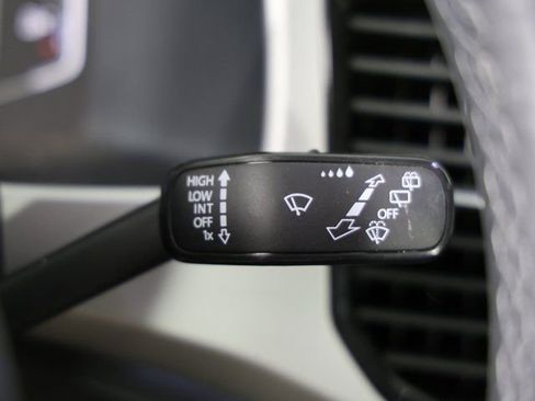 Used 2023 Volkswagen Atlas SEL R-Line image 23