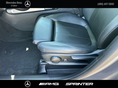 Used 2022 Mercedes-Benz GLB 250 image 13