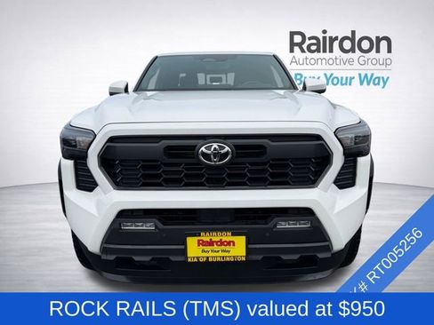 Used 2024 Toyota Tacoma TRD Off-Road w/ TRD Off Road Upgrade Package AWD/4WD image 4