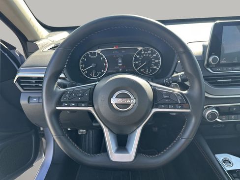 Used 2025 Nissan Altima 2.5 SR image 15