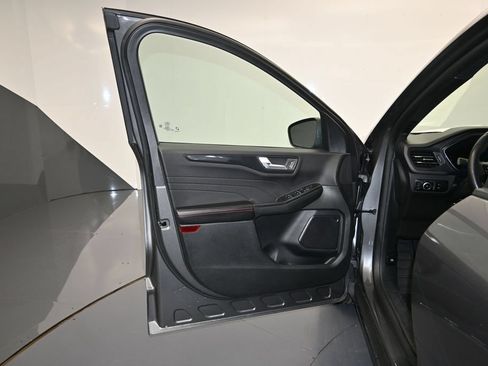 Used 2025 Ford Escape ST-Line Select AWD/4WD image 10