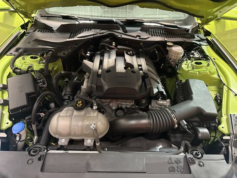 Used 2020 Ford Mustang Coupe w/ Black Accent Package RWD image 26