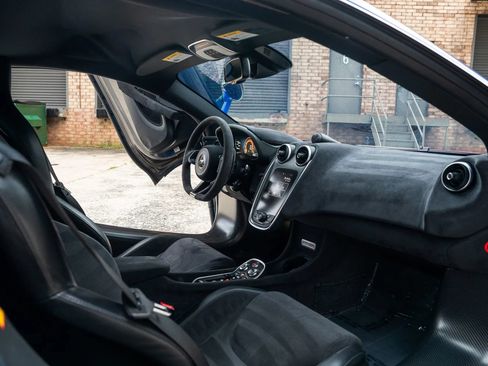 Used 2019 McLaren 600LT RWD image 32