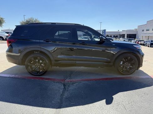 Certified 2023 Ford Explorer ST-Line w/ Class IV Trailer Tow Package image 2