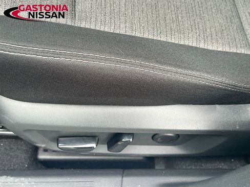 Used 2023 Nissan Rogue SV image 25