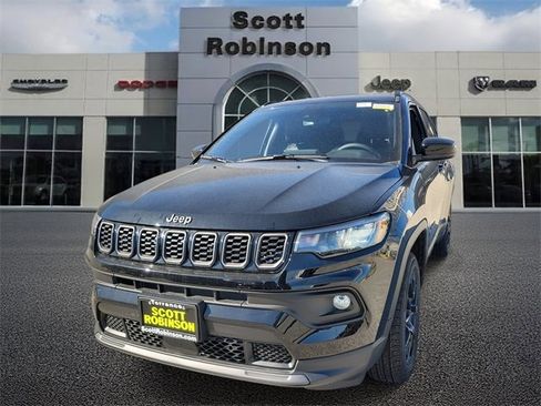 New 2026 Jeep Compass Latitude image 2