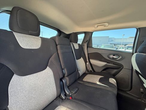 Used 2014 Jeep Cherokee Latitude w/ Trailer Tow Group image 16