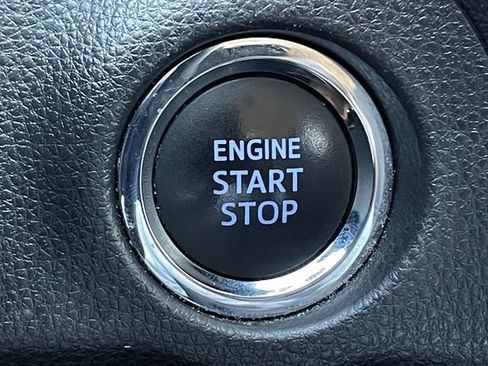 Used 2020 Toyota RAV4 XLE FWD image 23