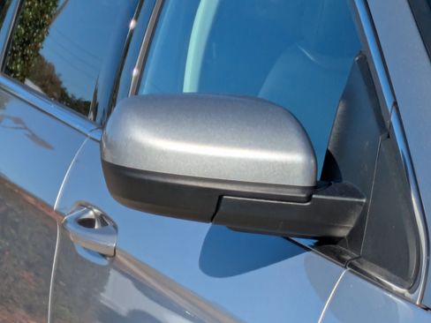 Used 2023 Ford Edge SEL image 12