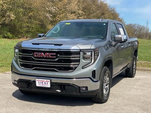 Used 2025 GMC Sierra 1500 SLT image 3