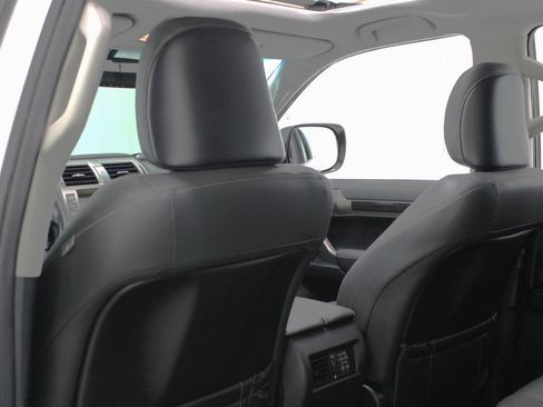 Used 2014 Lexus GX 460 image 37