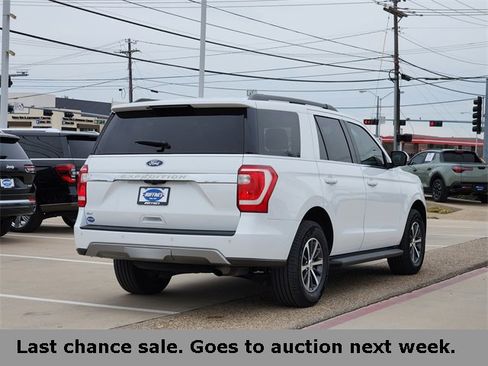 Used 2021 Ford Expedition XLT image 3