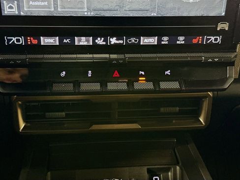 Used 2024 GMC Hummer EV 2X image 16