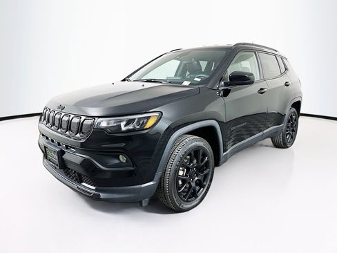 Used 2022 Jeep Compass Altitude image 3