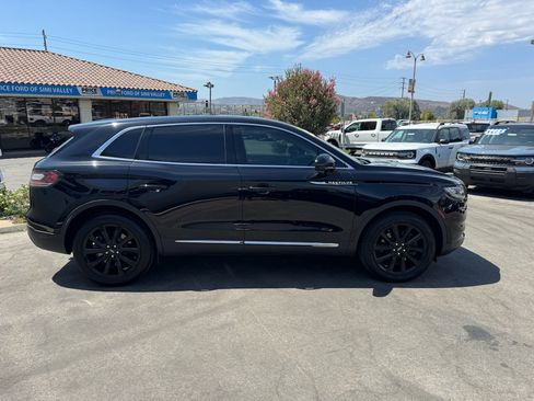 Used 2022 Lincoln Nautilus Reserve AWD/4WD image 4