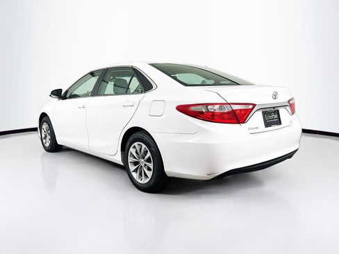 Used 2017 Toyota Camry LE image 5
