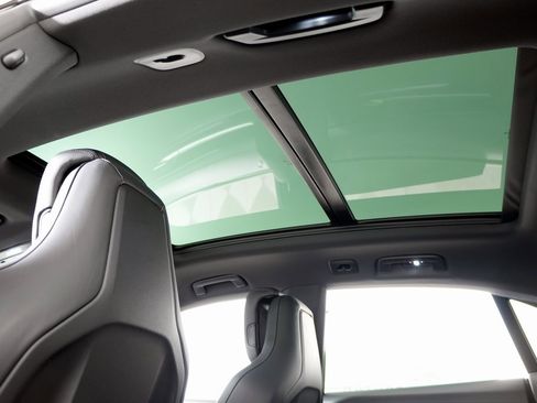 New 2026 Porsche Macan 4 Electric image 19