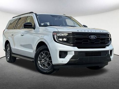 Used 2025 Ford Expedition Max Active image 3