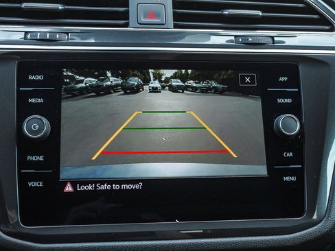 Used 2023 Volkswagen Tiguan SE FWD image 25