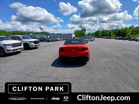 Used 2025 Ford Mustang Premium RWD image 5