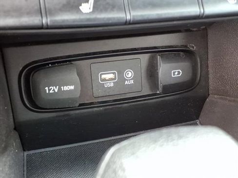 Used 2019 Hyundai Santa Fe SEL image 11