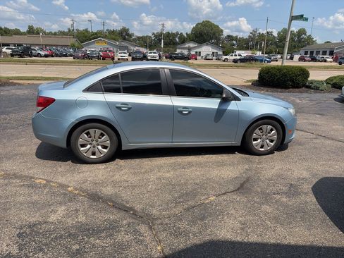 Used 2012 Chevrolet Cruze LS w/ Connectivity Package FWD image 5