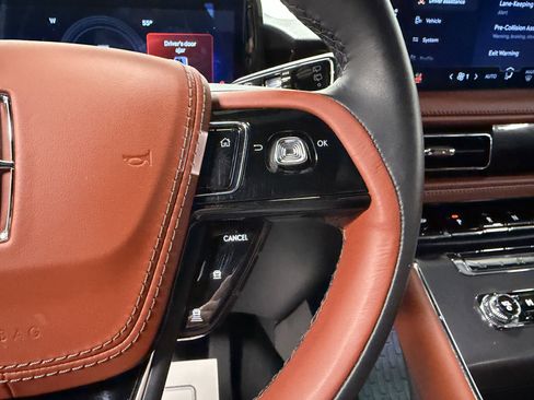 Used 2025 Lincoln Aviator Reserve w/ Illumination Package image 15