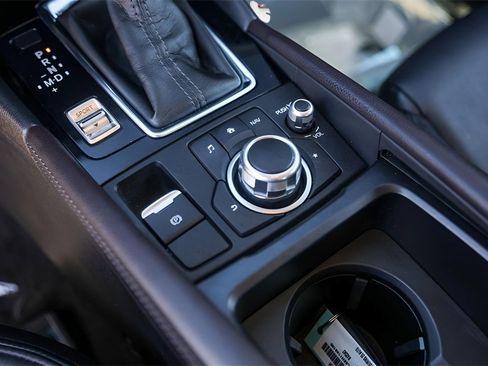 Used 2017 MAZDA MAZDA3 Touring image 23