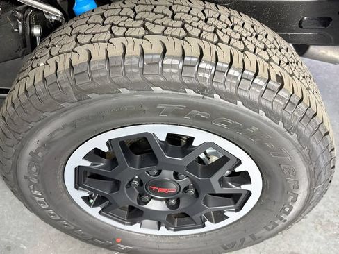 Used 2026 Toyota Tacoma TRD Off-Road AWD/4WD image 31