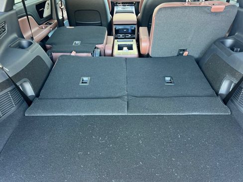 New 2026 Lincoln Aviator Reserve AWD/4WD image 13