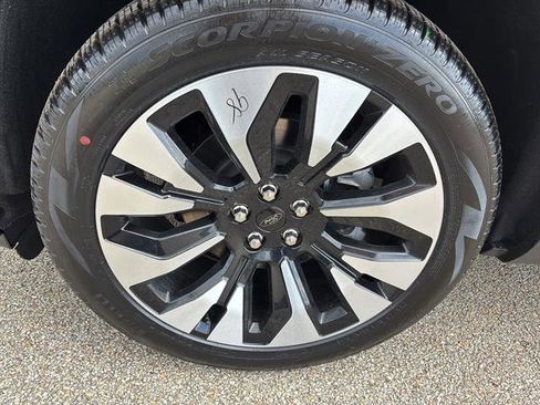 New 2026 Ford Explorer Platinum AWD/4WD image 9