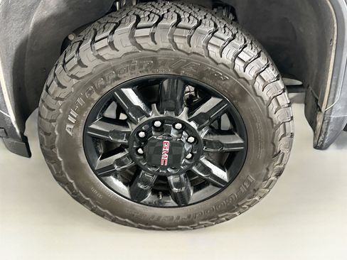Used 2024 GMC Sierra 2500 AT4 w/ AT4 Premium Plus Package image 11