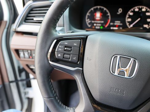 Used 2025 Honda Odyssey Elite image 18