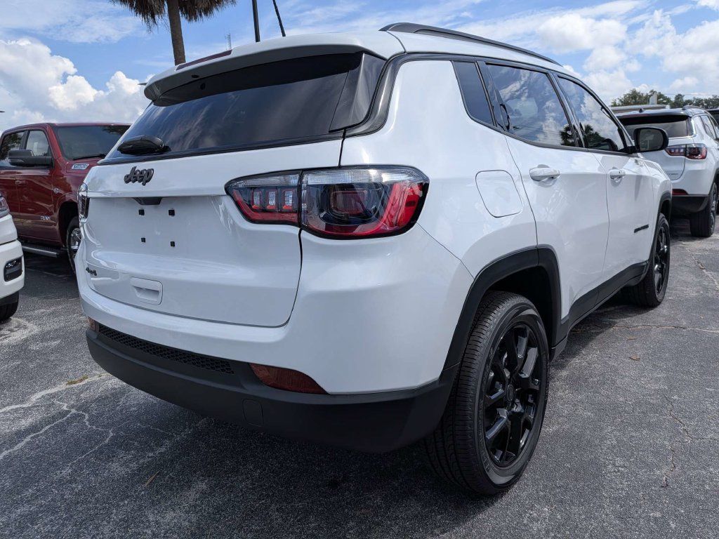 New 2026 Jeep Compass Latitude AWD/4WD image 3