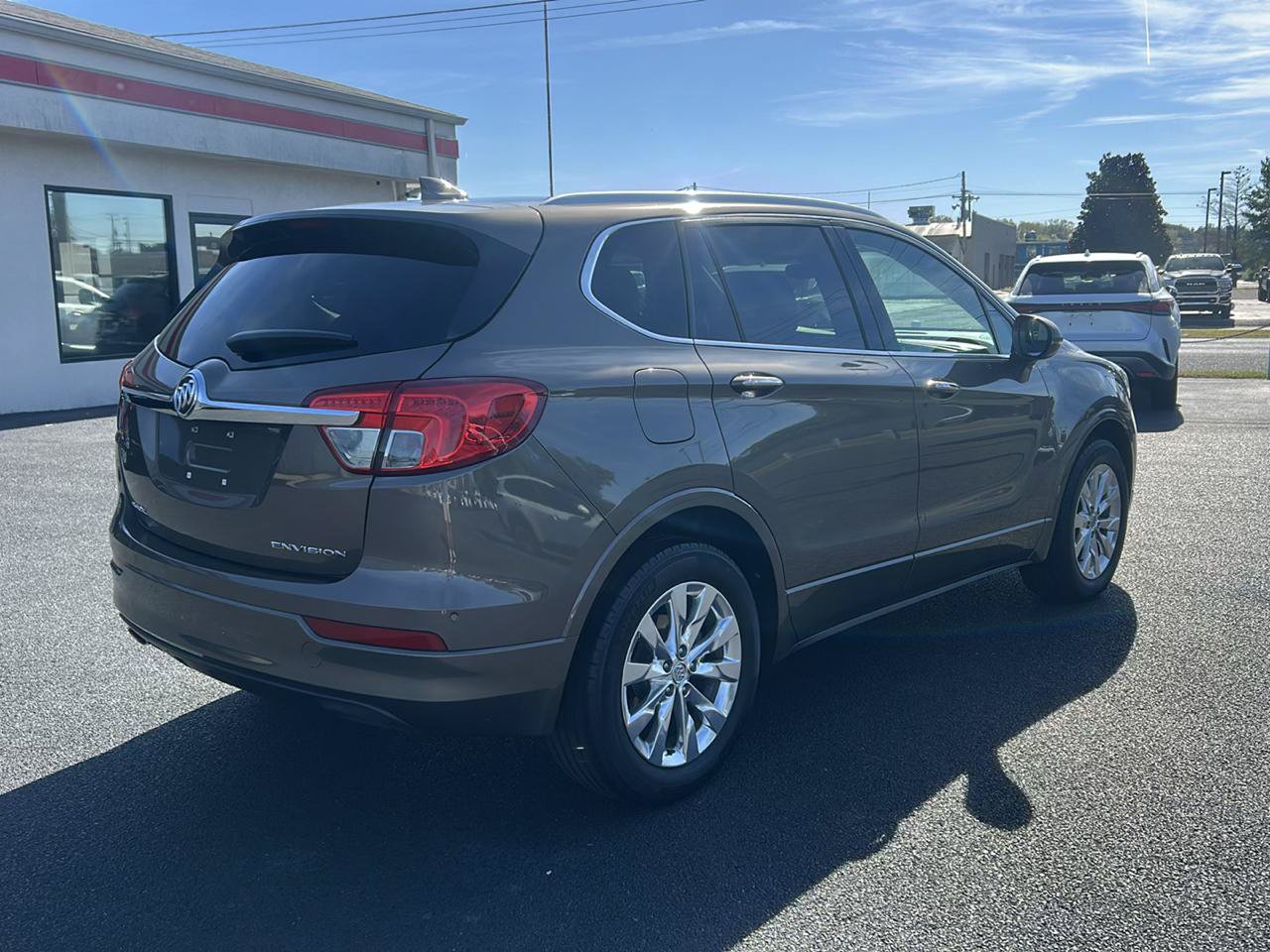 Used 2018 Buick Envision Essence w/ LPO, Interior Luxury Package FWD image 5