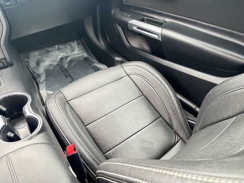 Used 2017 Ford Mustang GT RWD image 21