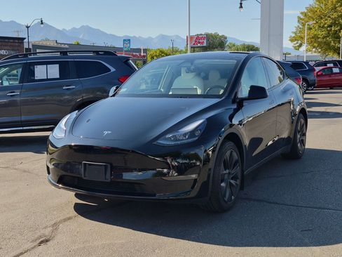 Used 2025 Tesla Model Y Long Range AWD/4WD image 10